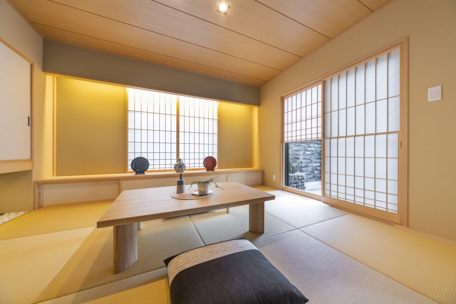 屋上と美しい日本の建築を現代のデザインに生まれ変わらせた和モダンラグジュアリーの邸宅画像-5