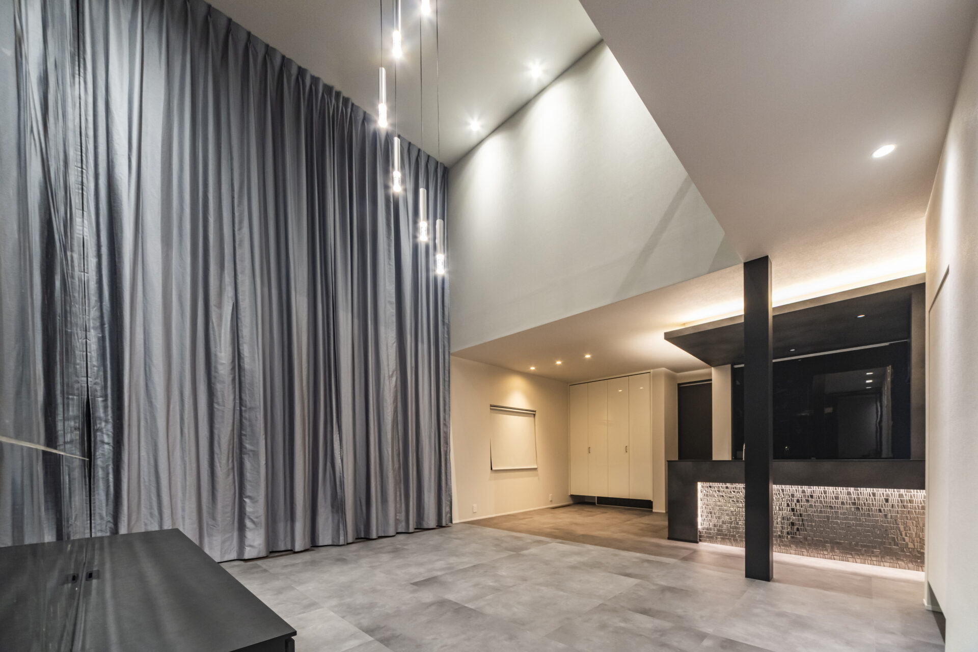 黒が主役のホテルライク。画像-1