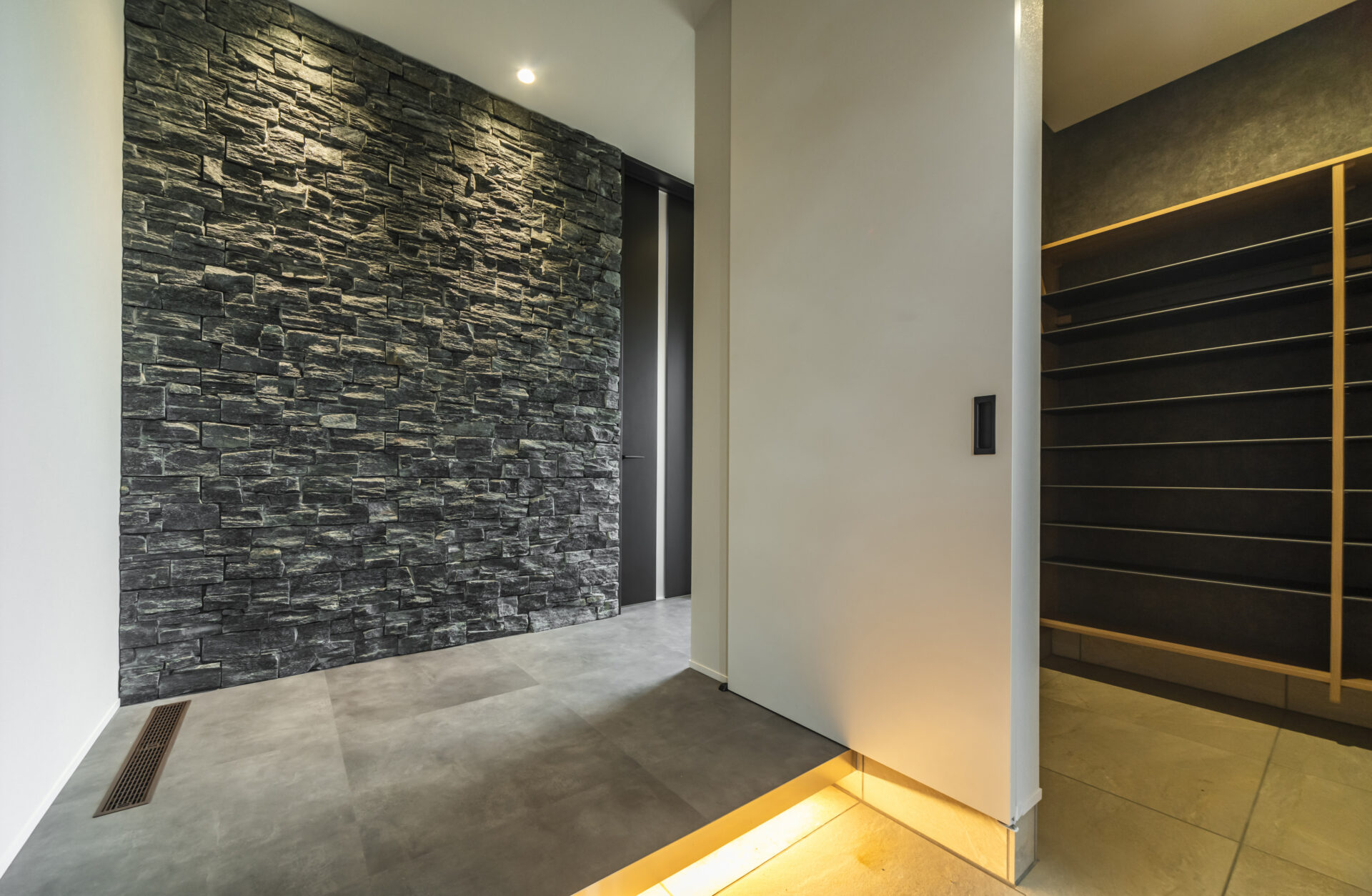 黒が主役のホテルライク。画像-4