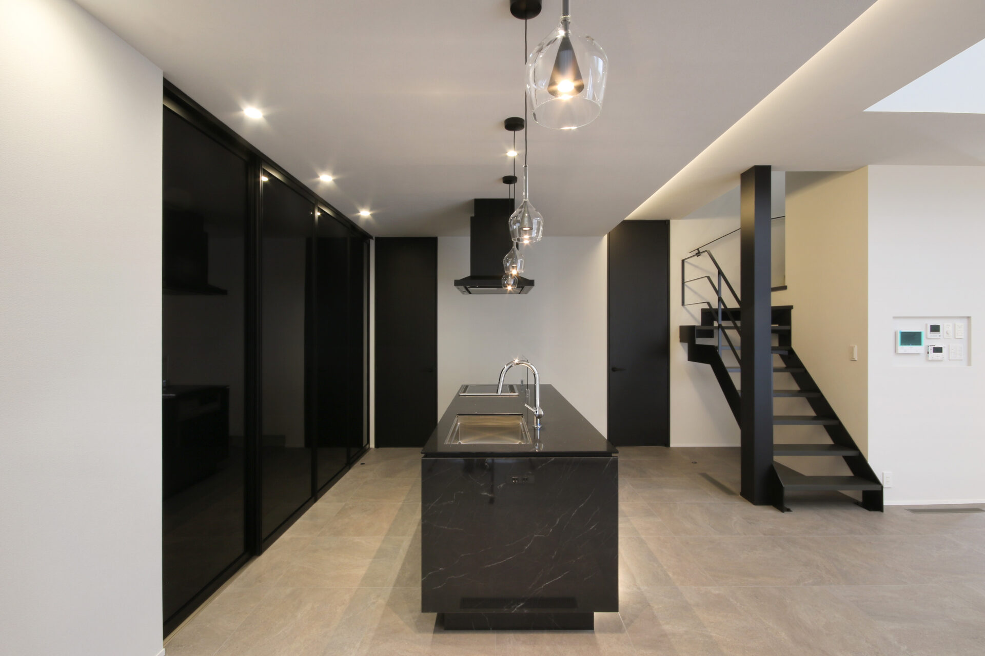 美しく整えて暮らす、ホテルライクな邸宅。画像-5